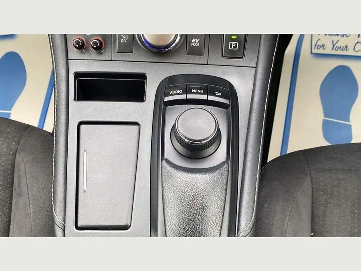 2014-lexus-ct-200h-18-advance-big-19