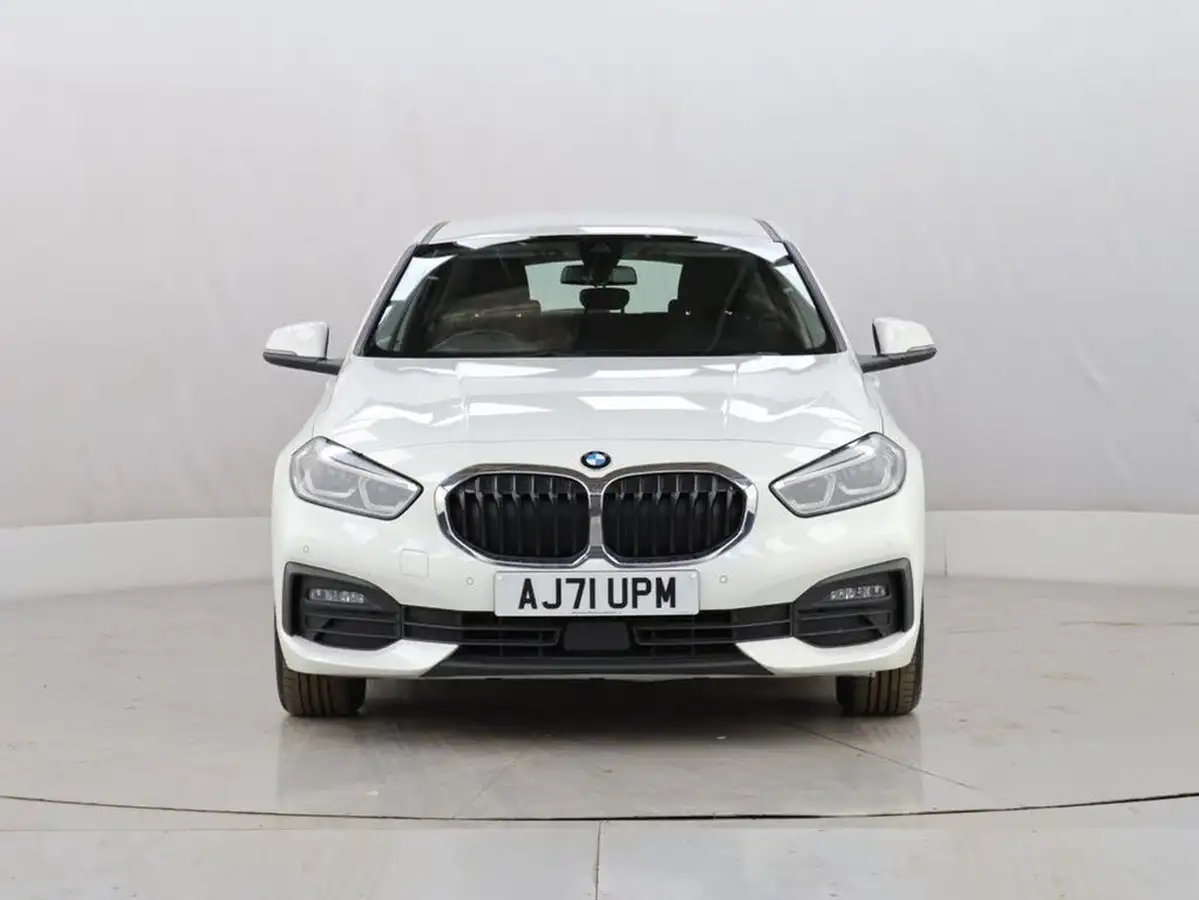 2022-bmw-1-series-15td-116d-se-dct-big-2