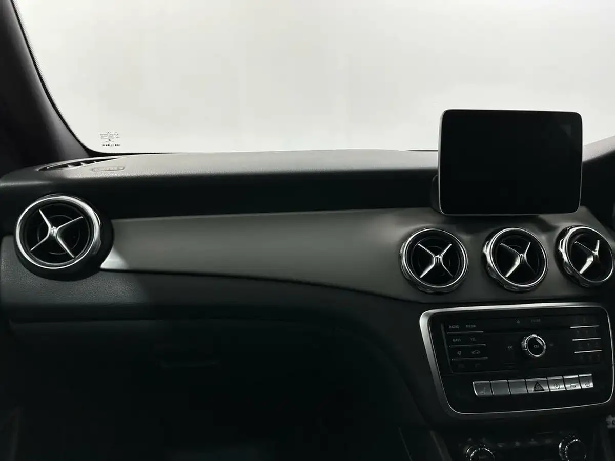 2019-mercedes-benz-gla-class-16-gla-200-amg-line-edition-7g-dct-big-24