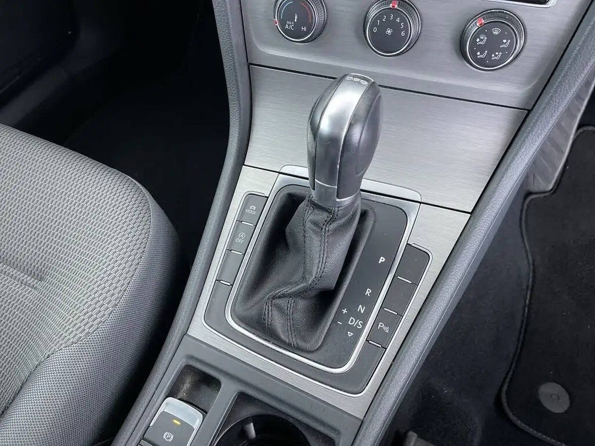2015-volkswagen-golf-14-match-5d-dsg-big-46