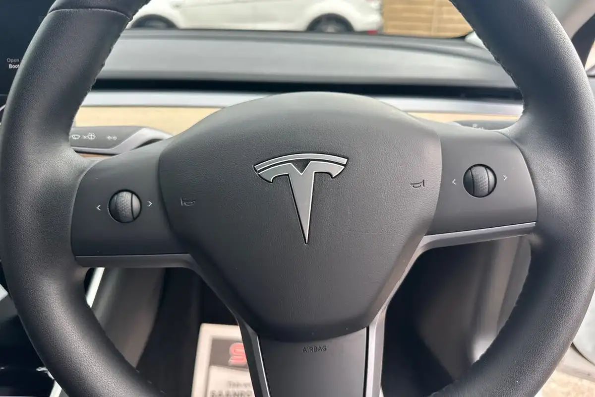 2020-tesla-model-3-e-standard-plus-big-36