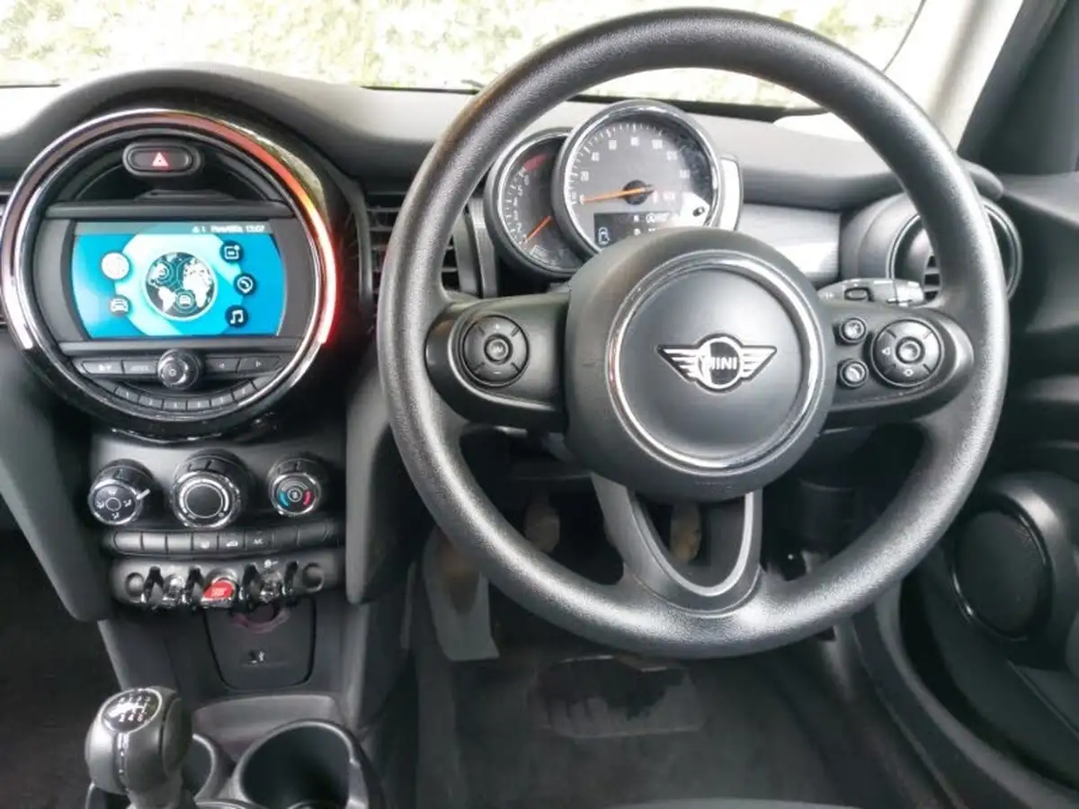 2019-mini-cooper-15-cooper-classic-hatchback-5d-big-6