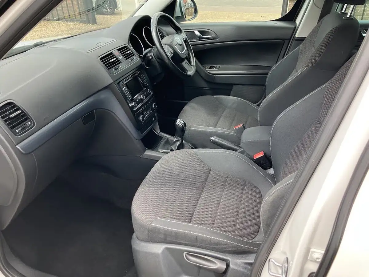 2012-skoda-yeti-12-urban-big-25