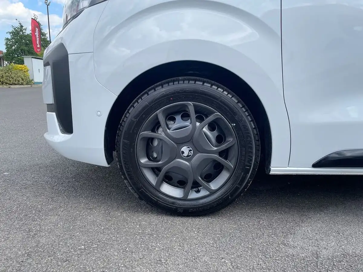 2024-vauxhall-vivaro-20td-xl-pro-big-16
