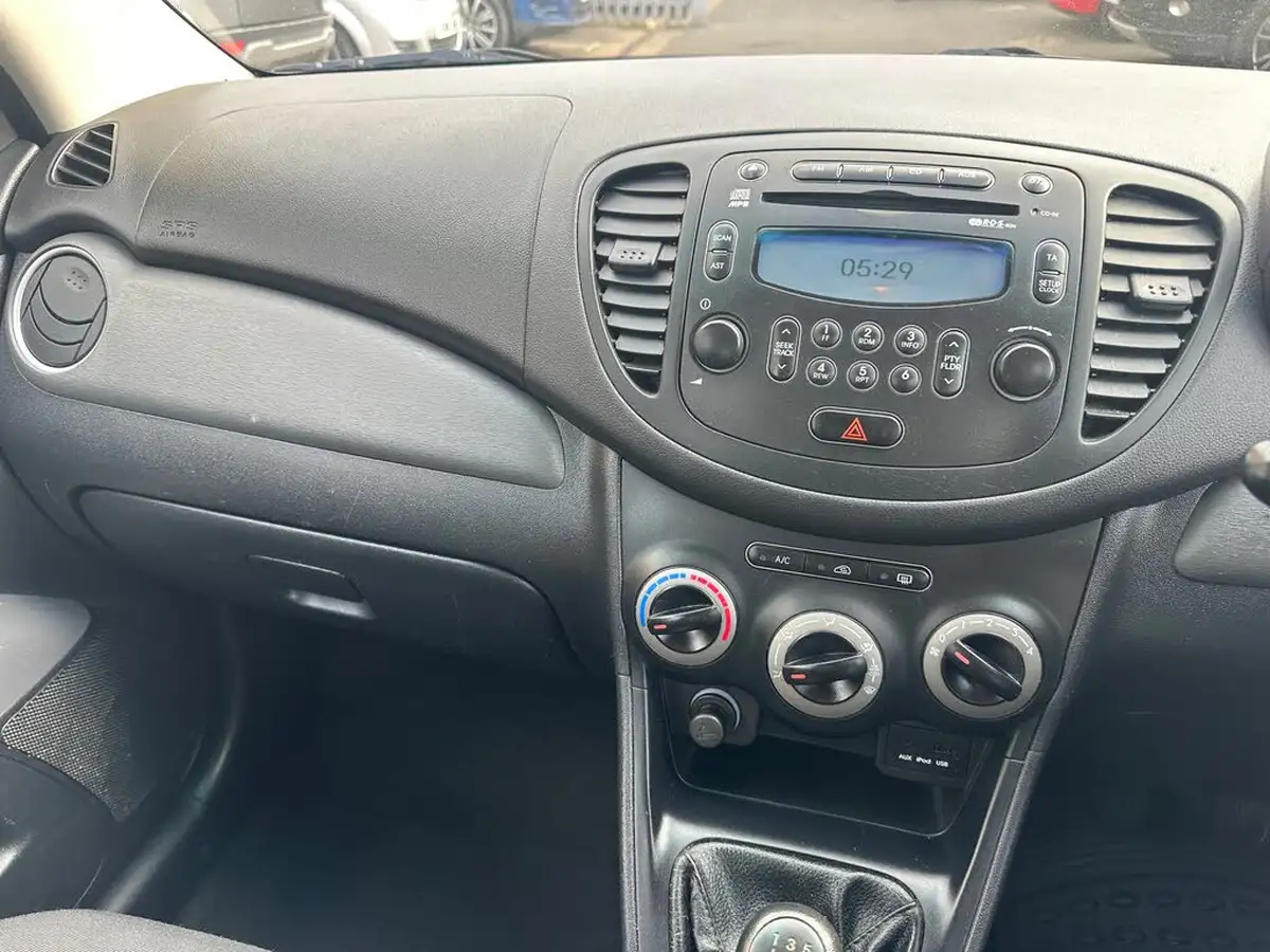 2012-hyundai-i10-12-active-big-16