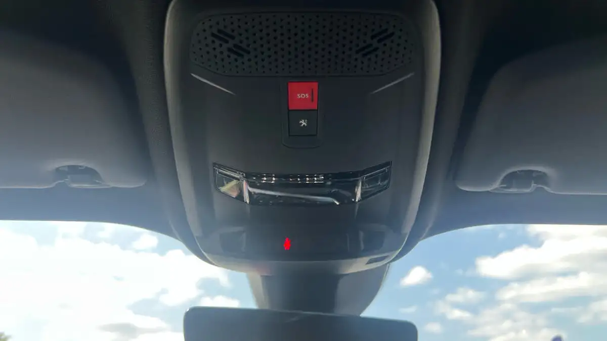 2021-peugeot-2008-suv-e-gt-big-36