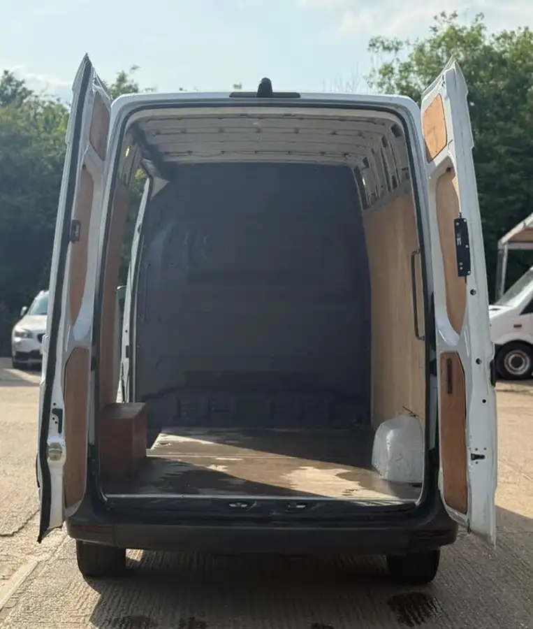 2019-mercedes-benz-sprinter-21cdi-314-l2h1-143pseu6c-panel-van-fwd-big-15