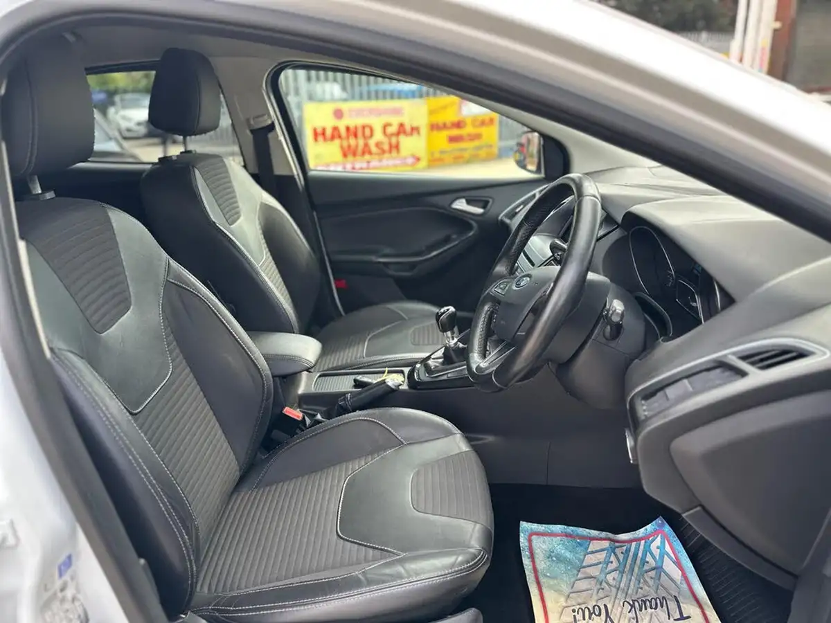 2015-ford-focus-15tdci-titanium-hatchback-big-16