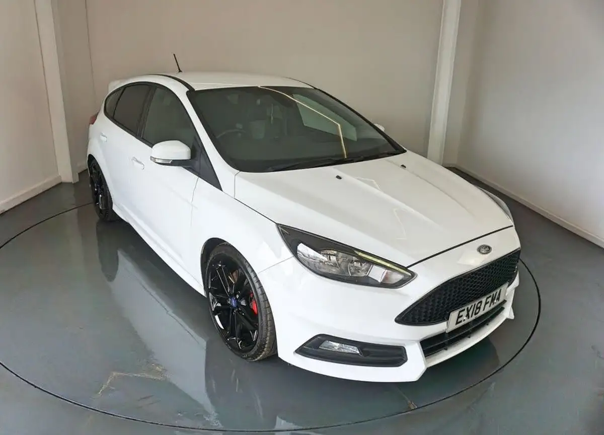 2018-ford-focus-20t-st2-hatchback-big-14