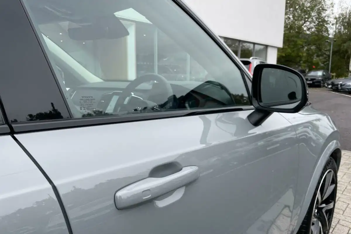 2024-volvo-xc90-20-b5-ultra-dark-big-15