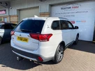 2016-mitsubishi-outlander-22di-d-4-small-9