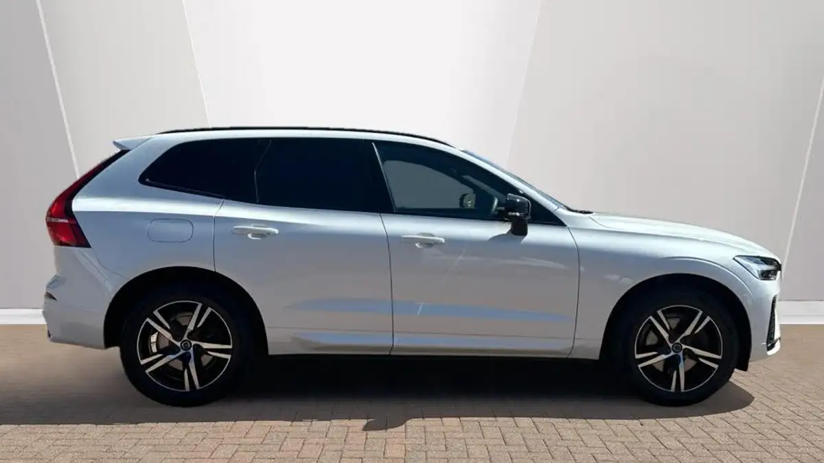 2022-volvo-xc60-20-b5-r-design-big-2