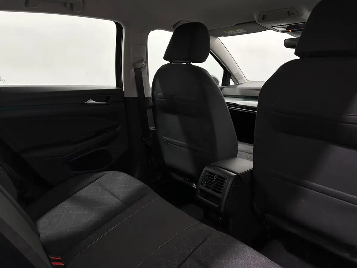 2023-volkswagen-golf-15-tsi-life-150ps-hatchback-big-37