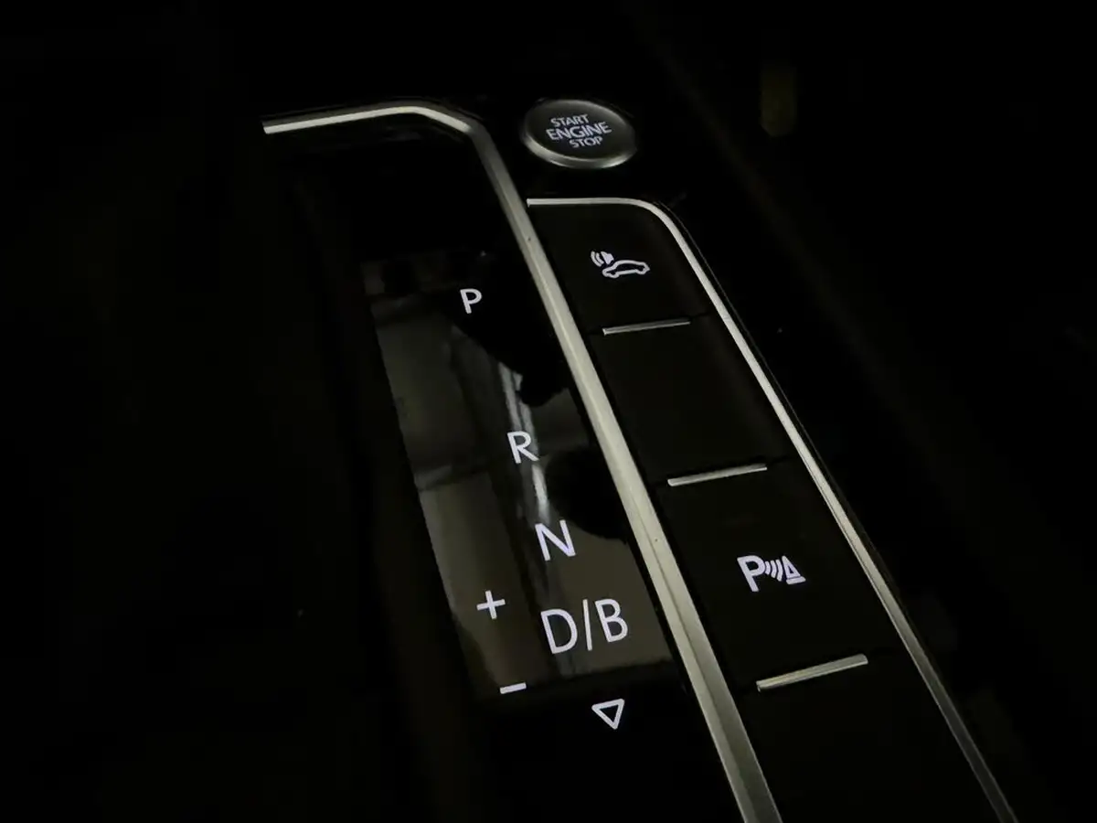 2021-volkswagen-passat-14-tsi-gte-saloon-4d-big-15