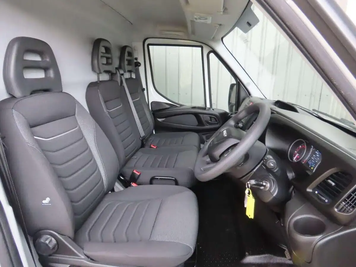 2024-iveco-daily-s-class-23td-35s14v-business-3520lmm-h2-136pseu6dt-big-15
