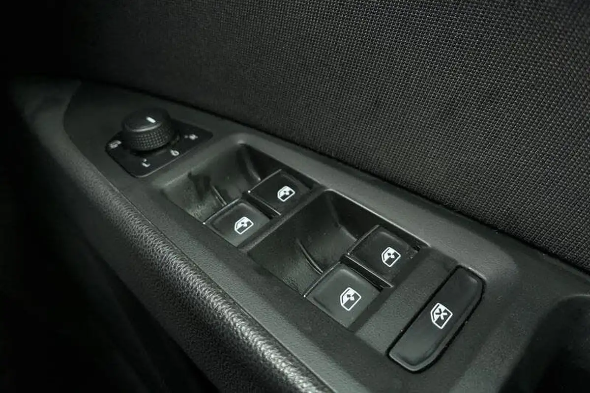 2018-seat-leon-14-tsi-fr-technology-hatchback-5d-big-15