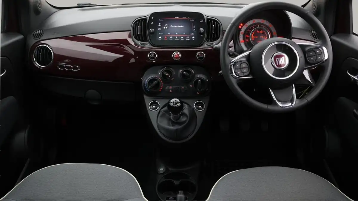 2020-fiat-500-10-lounge-big-13