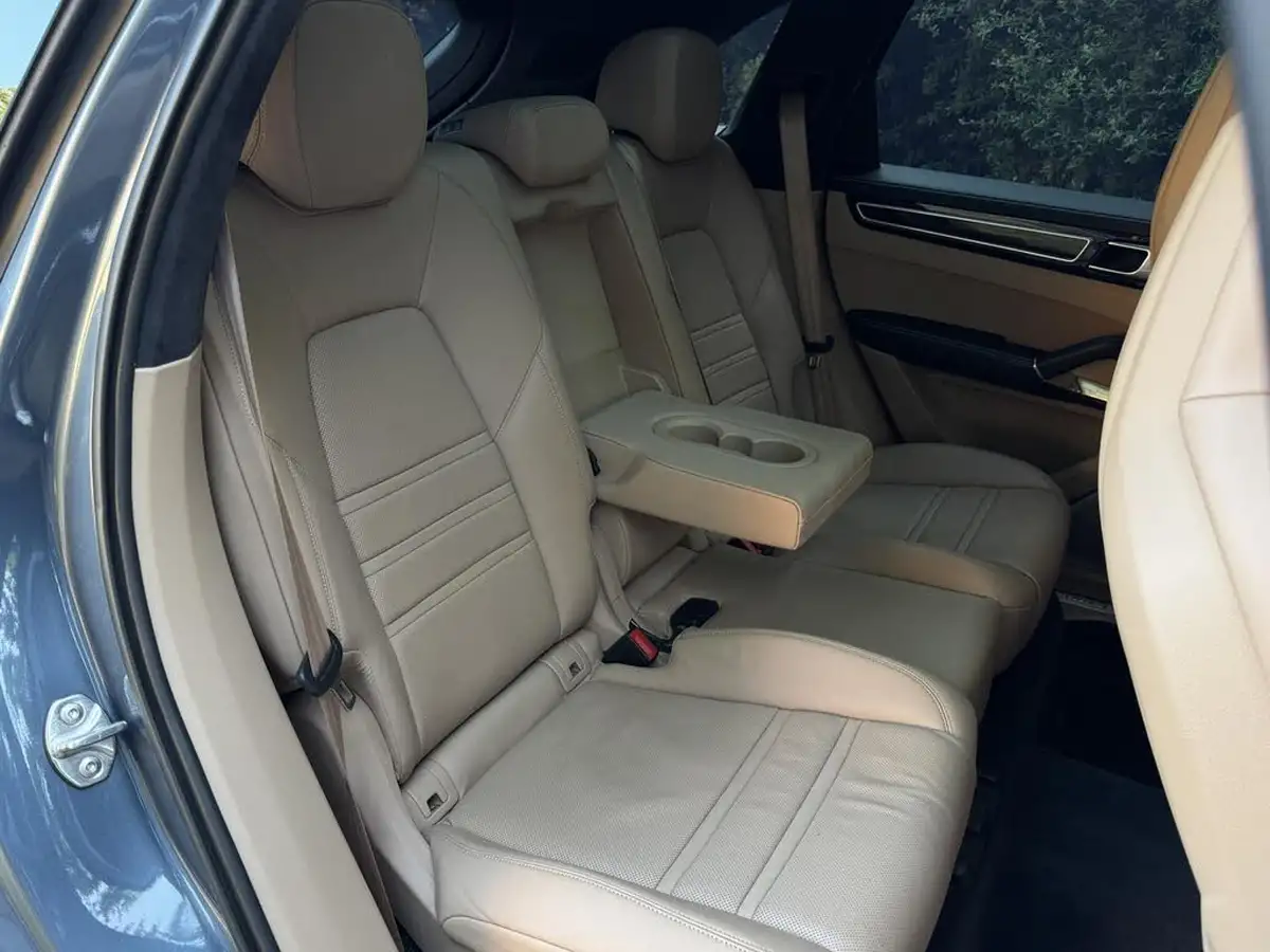 2018-porsche-cayenne-40-v8-turbo-big-19
