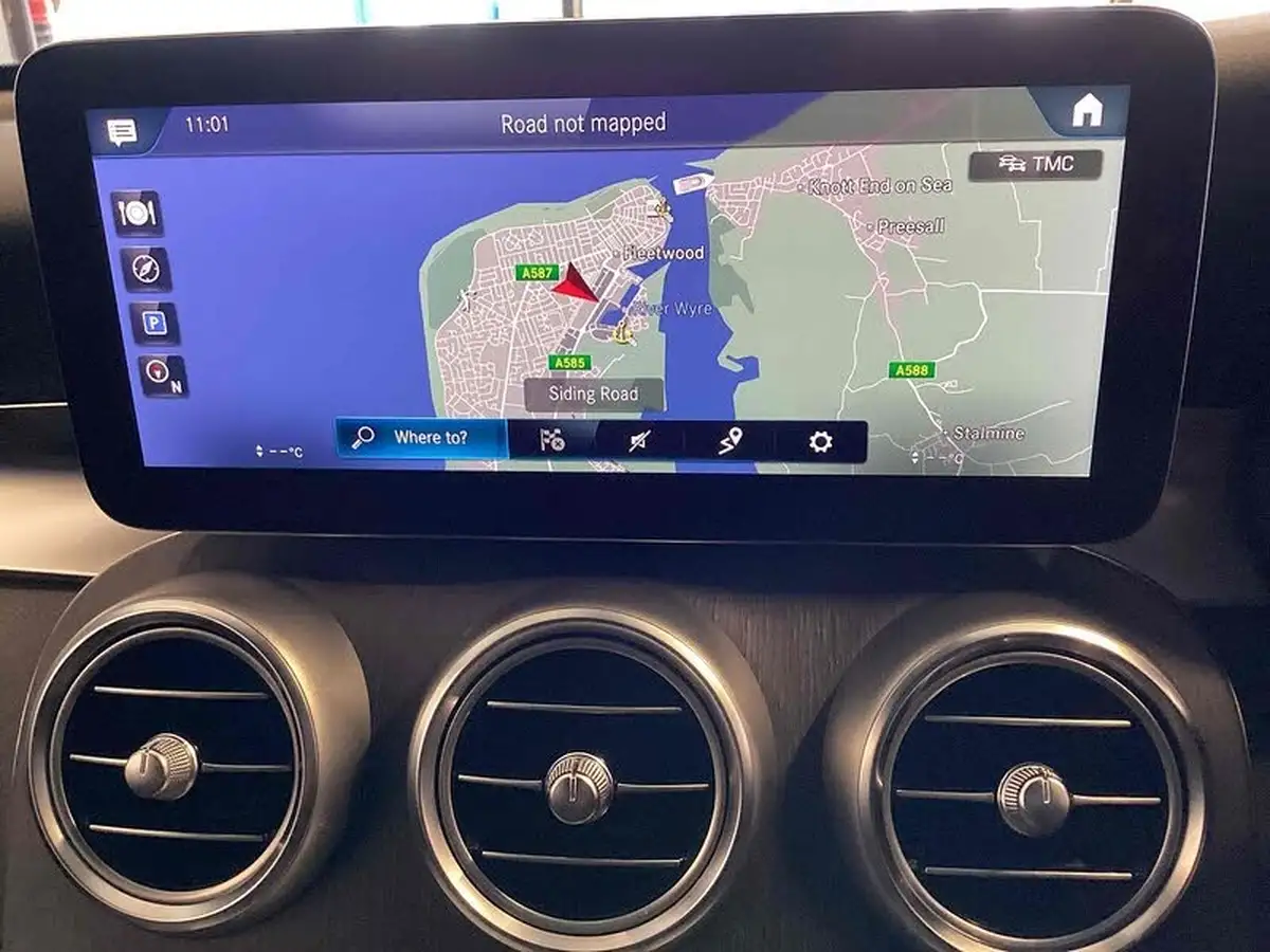 2021-mercedes-benz-glc-class-20d-glc220d-amg-line-station-wagon-5d-1950cc-4matic-plus-big-7