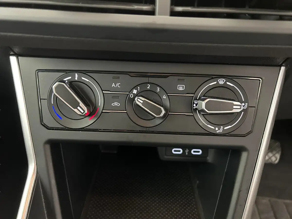 2023-volkswagen-polo-10-life-big-32