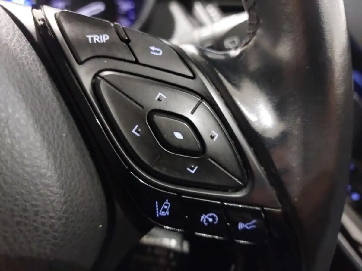 2018-toyota-c-hr-18-vvt-i-dynamic-big-16