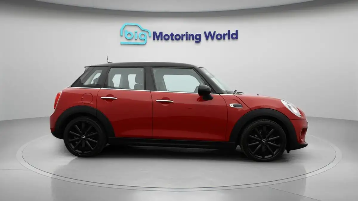 2017-mini-cooper-15-cooper-ss-hatchback-5d-big-8