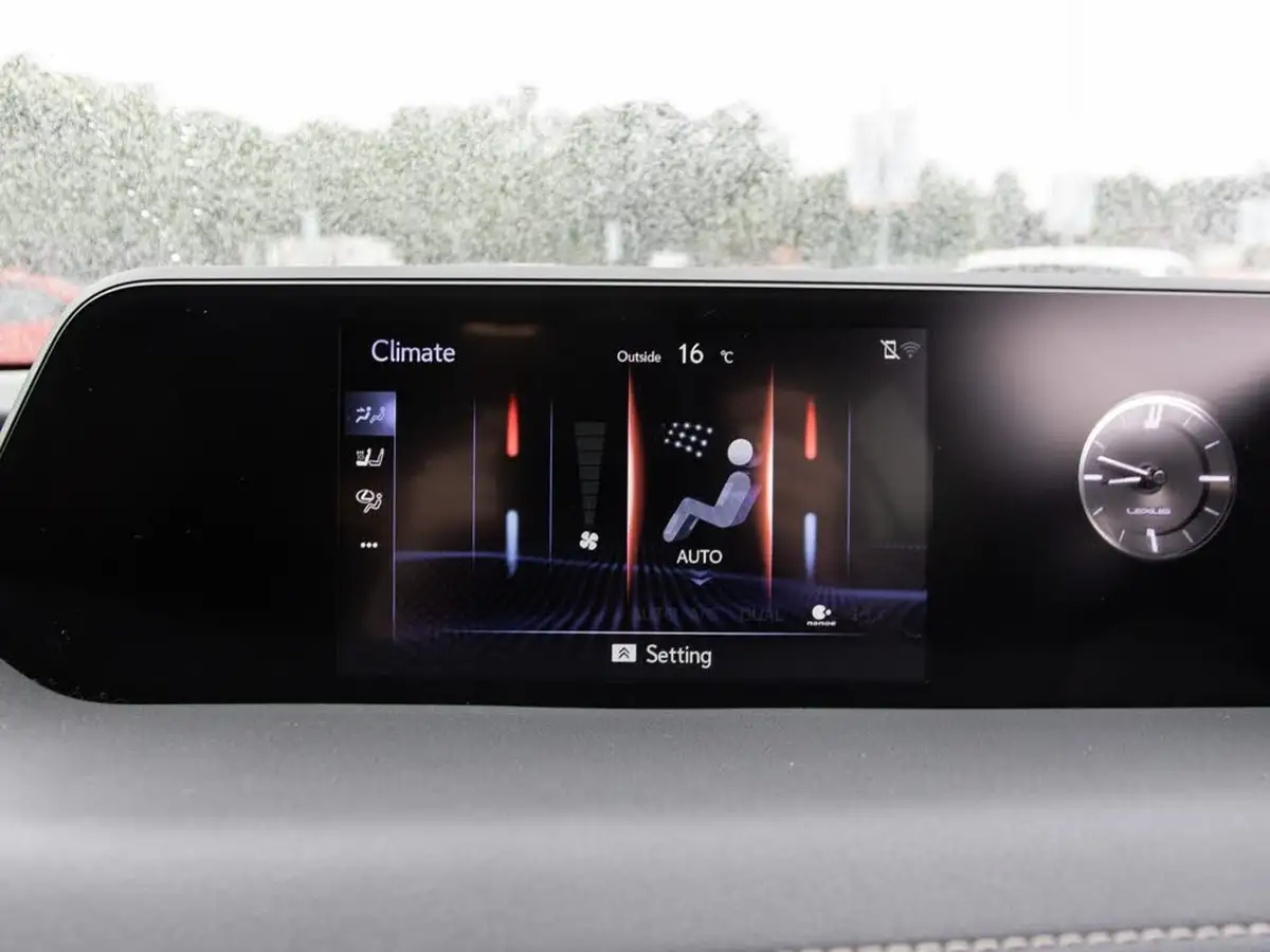 2020-lexus-ux-250h-20-ux-premium-pack-with-navigation-big-30