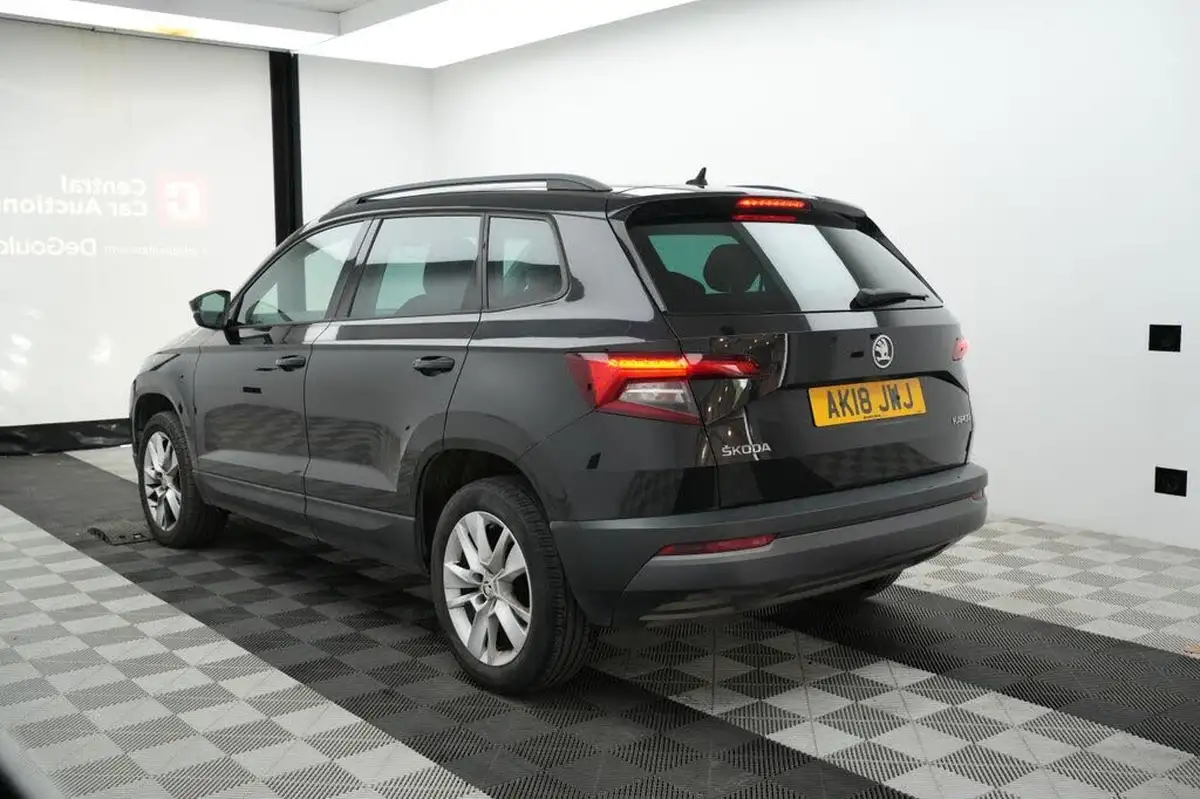 2018-skoda-karoq-16tdi-se-technology-ss-1598cc-big-7