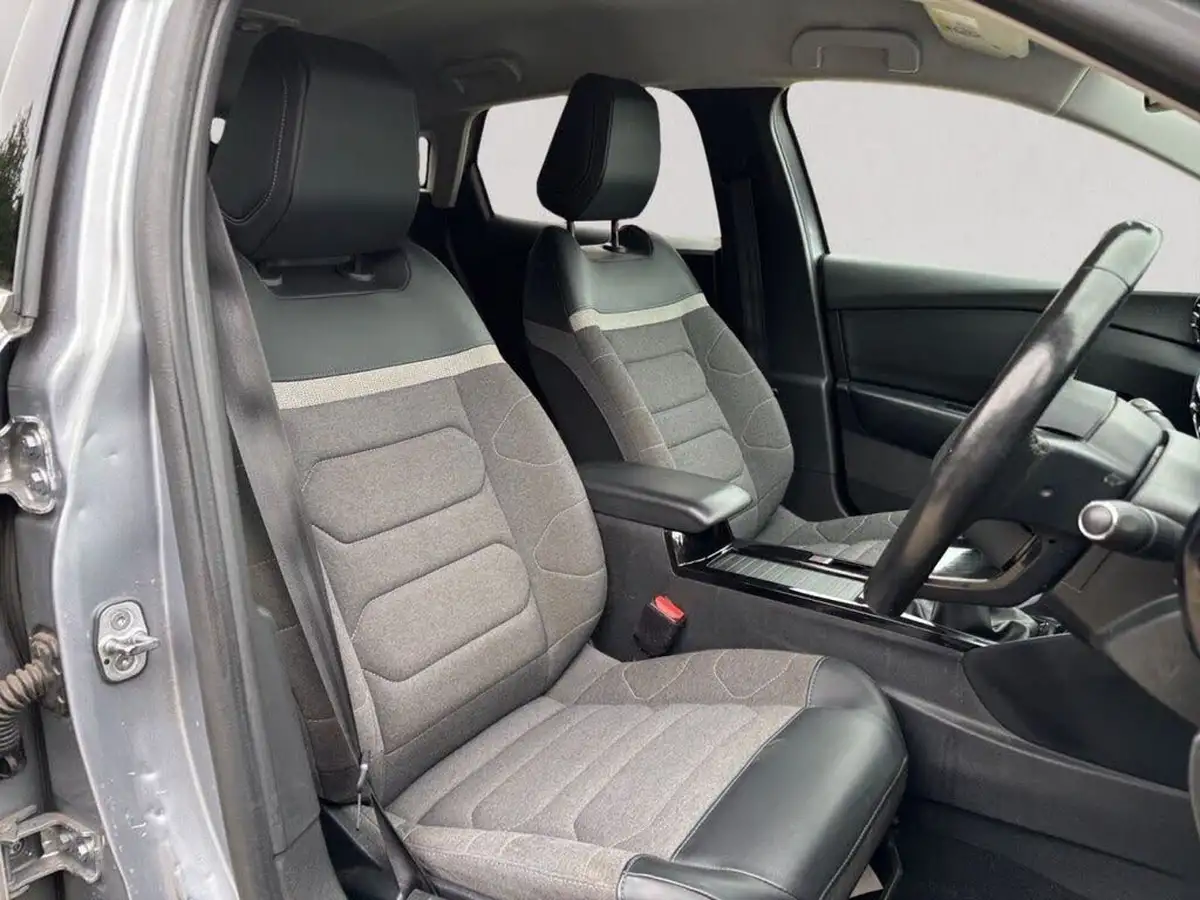 2022-citroen-c4-12-puretech-shine-130ps-big-9