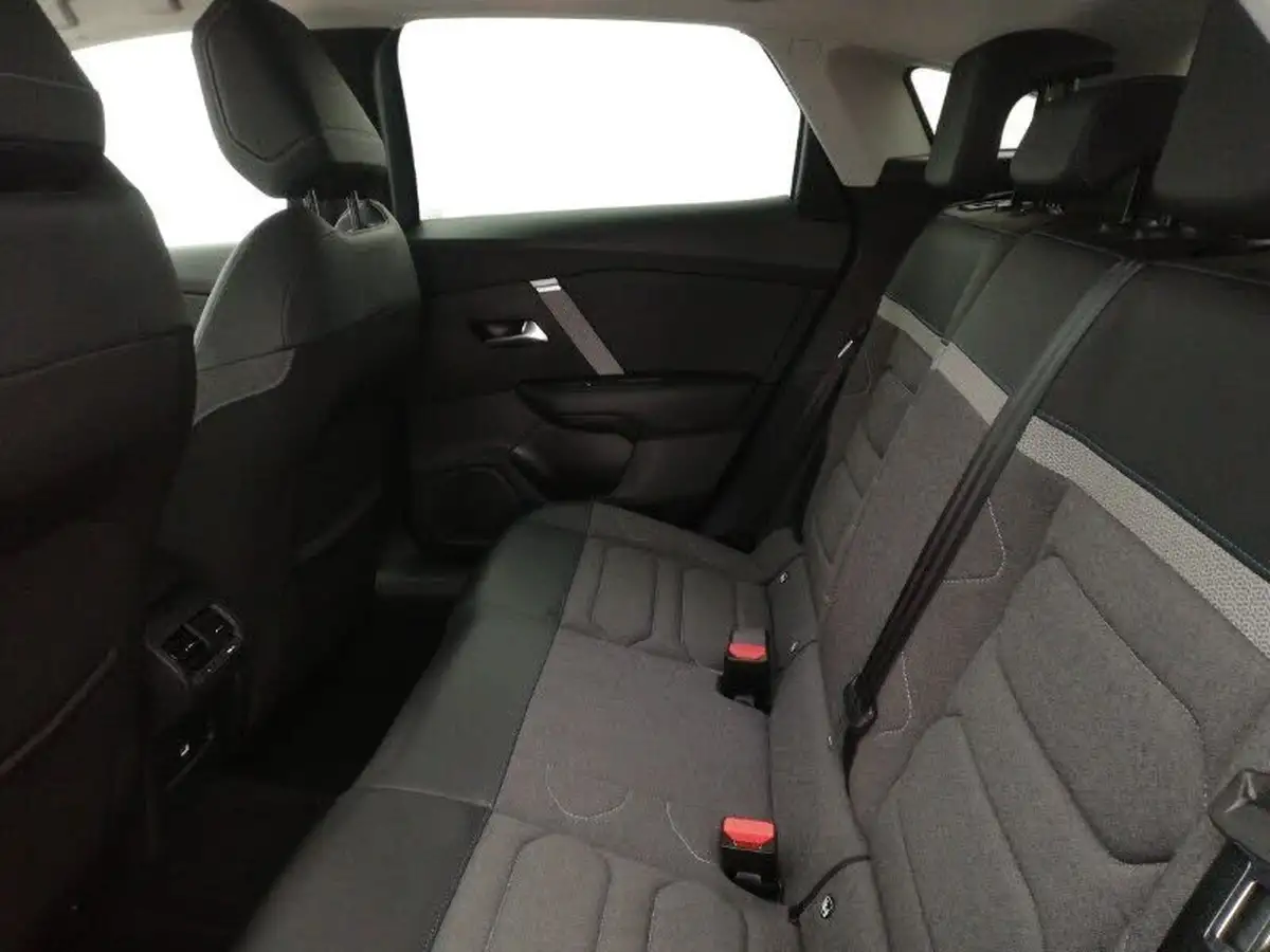 2022-citroen-c4-12-puretech-shine-130ps-big-5