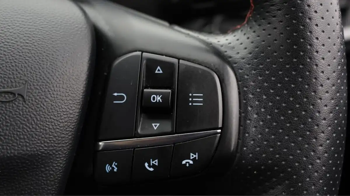 2019-ford-fiesta-10t-st-line-140ps-ss-5d-big-23