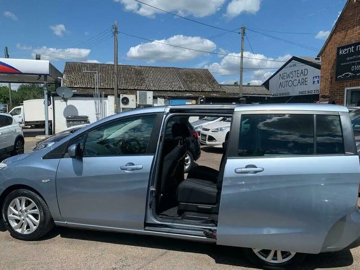 2011-mazda-mazda5-20-ts2-big-10