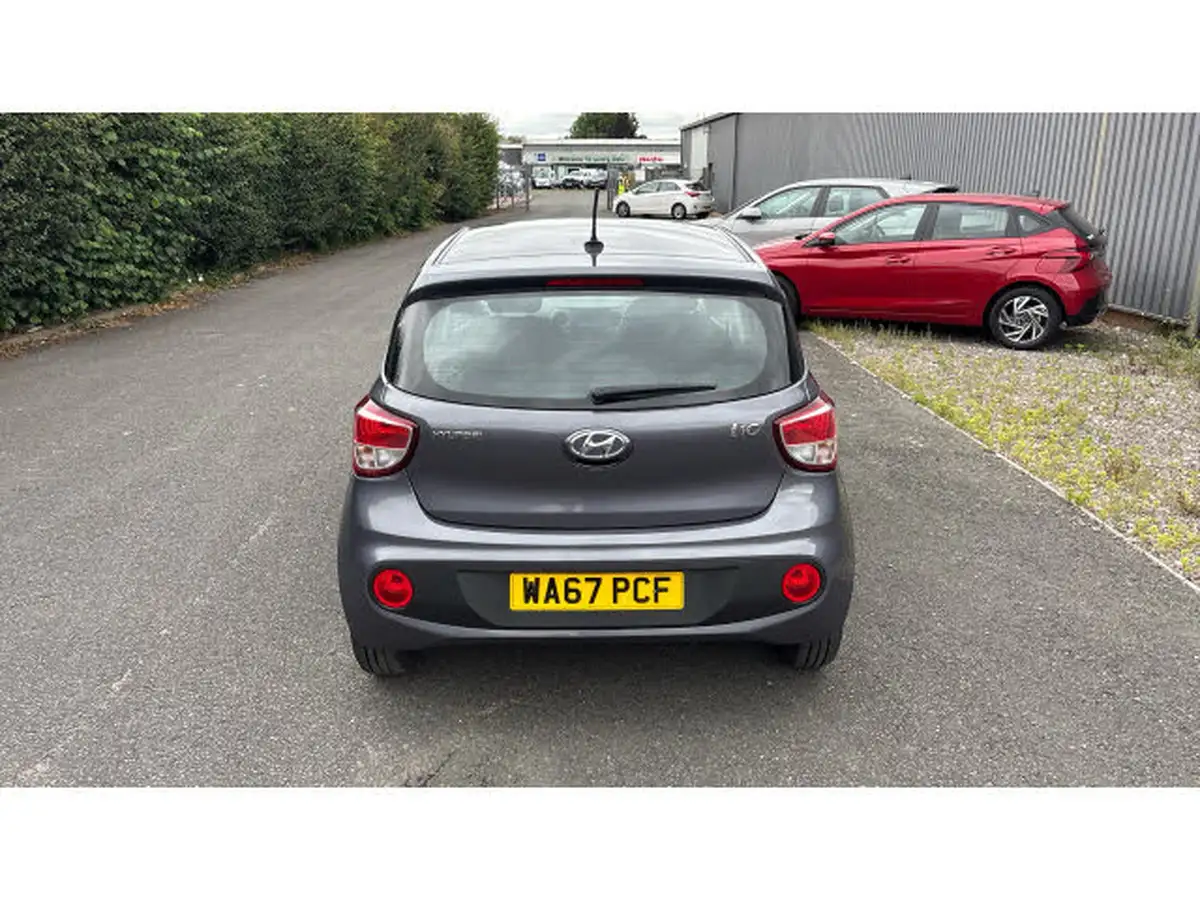 2017-hyundai-i10-10-se-big-25