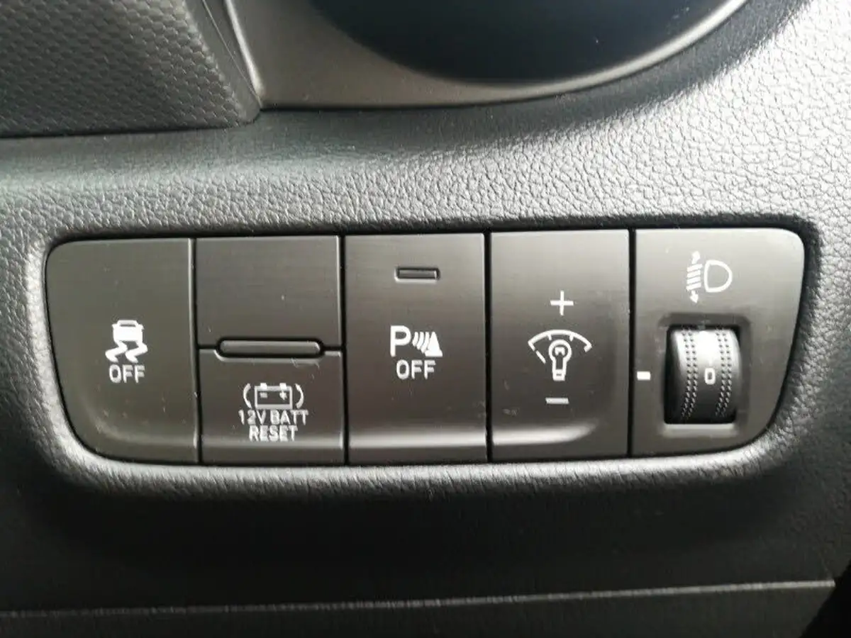 2022-hyundai-kona-16-gdi-se-connect-big-9
