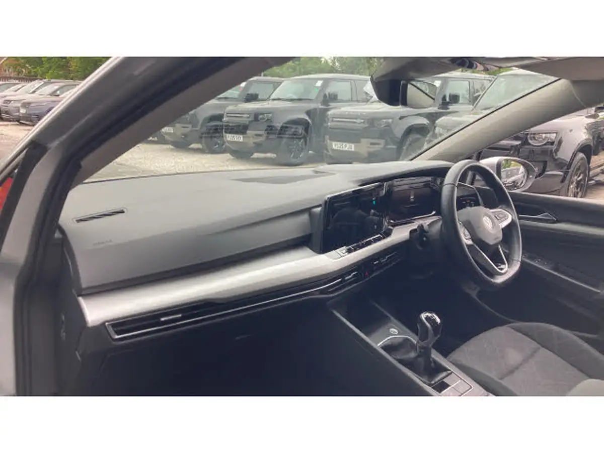 2021-volkswagen-golf-15-tsi-life-150ps-hatchback-big-8