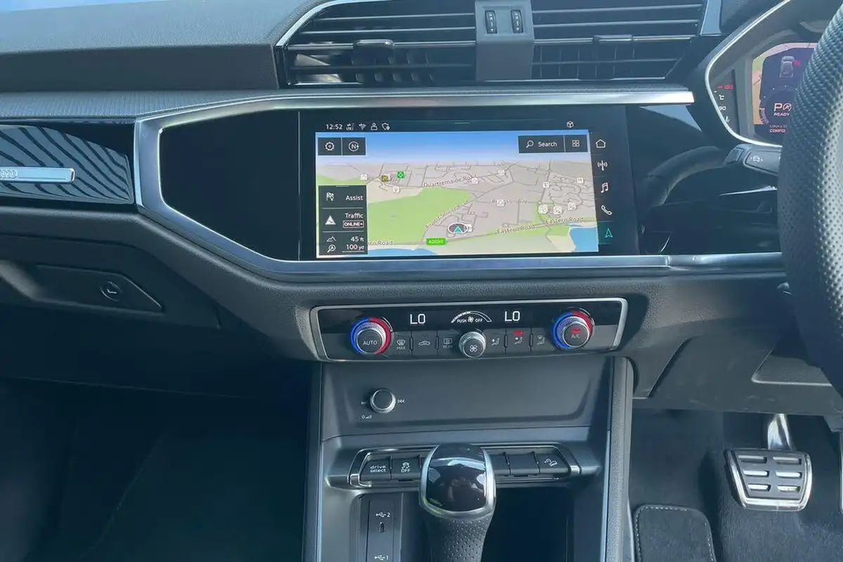 2025-audi-q3-15-35-tfsi-black-edition-station-wagon-s-tronic-big-34