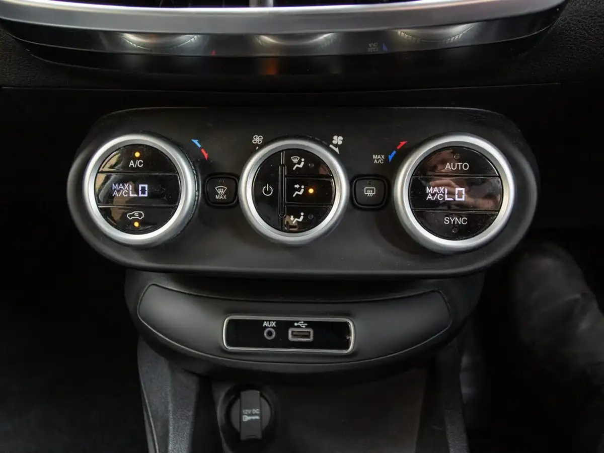 2016-fiat-500x-20multijet-cross-big-30