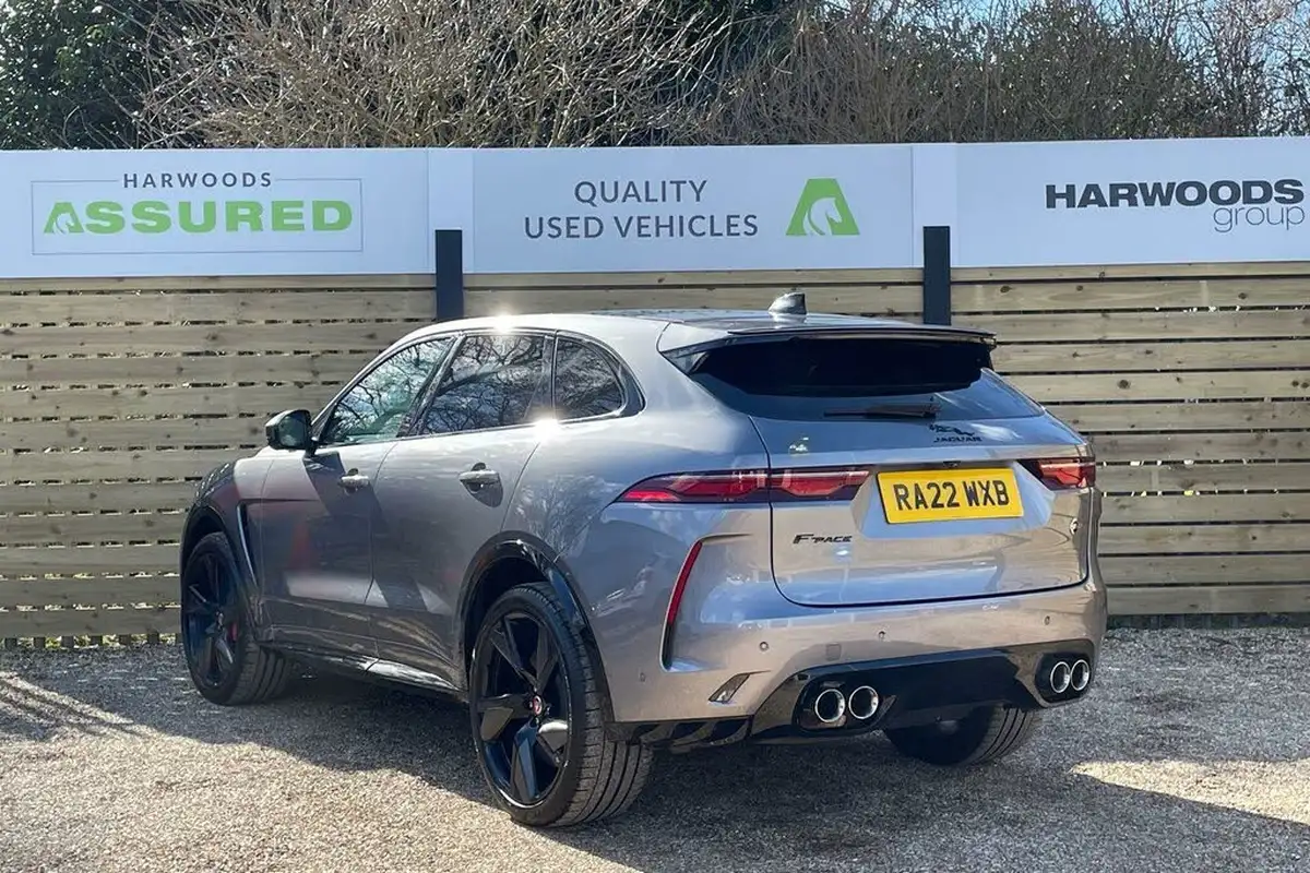 2022-jaguar-f-pace-50-v8-p550-svr-big-9