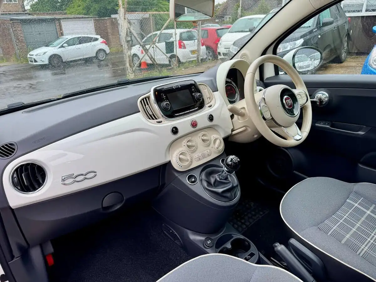 2016-fiat-500-12-lounge-big-19