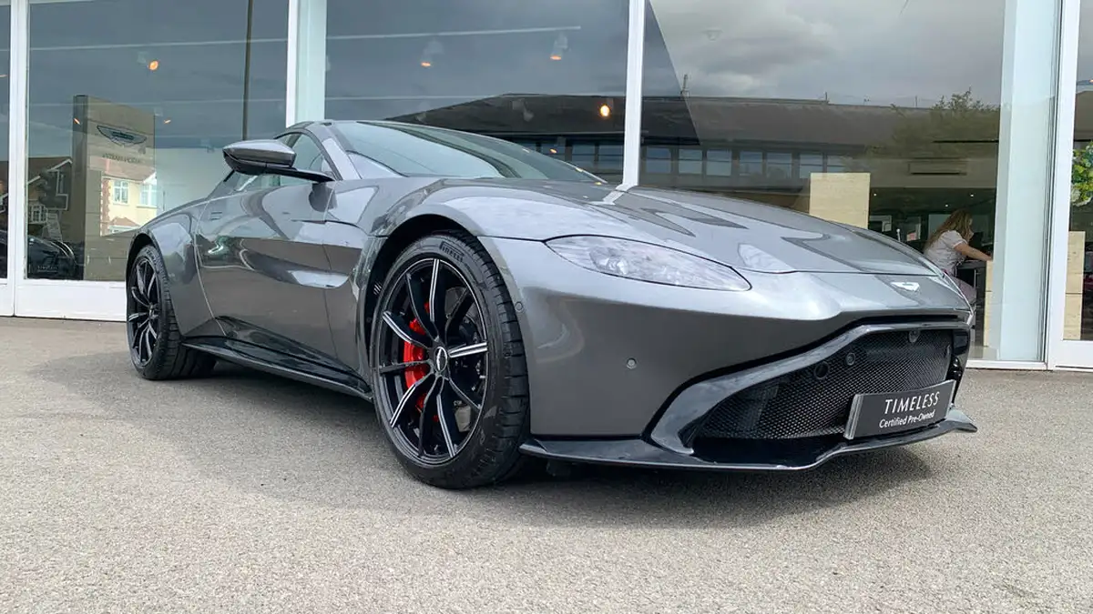 2019-aston-martin-vantage-40-v8-vantage-big-14