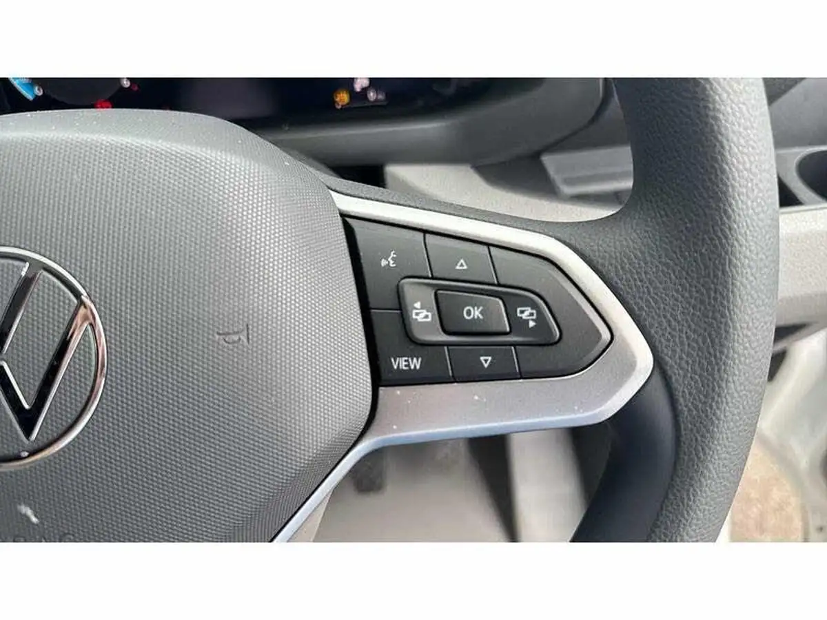 2025-volkswagen-crafter-20tdi-cr35-mwb-commerce-140pseu6d-panel-van-big-23