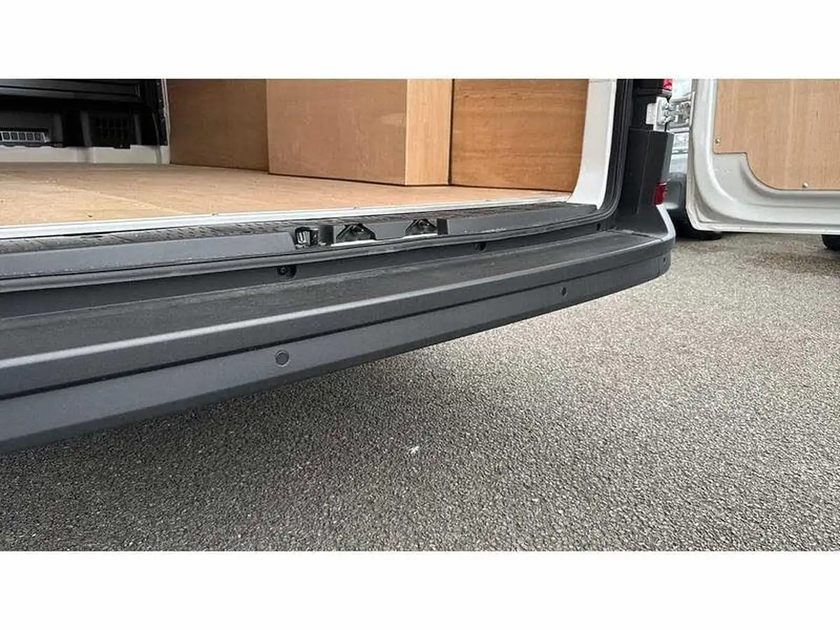 2025-volkswagen-crafter-20tdi-cr35-mwb-commerce-140pseu6d-panel-van-big-19