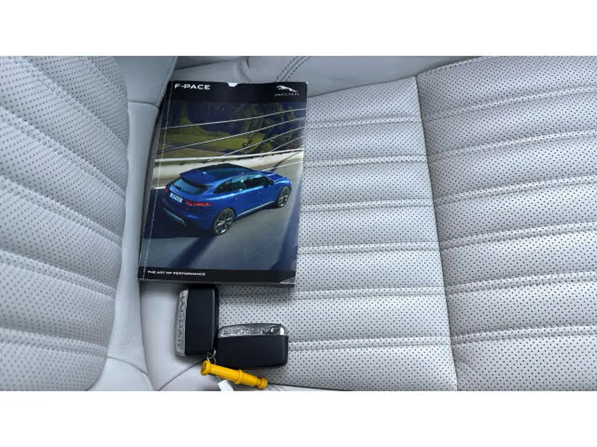 2017-jaguar-f-pace-30td-portfolio-big-18