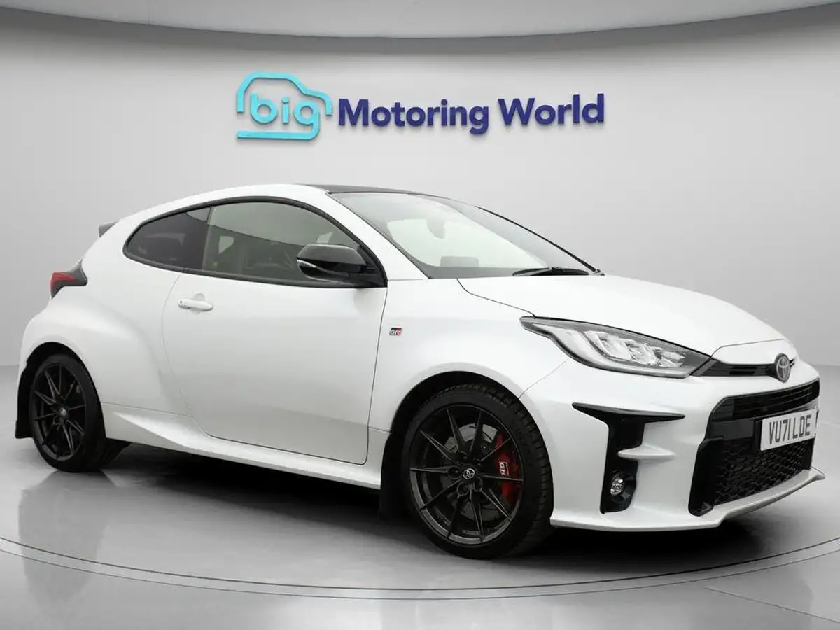 2021-toyota-yaris-16-gr-circuit-pack-big-0
