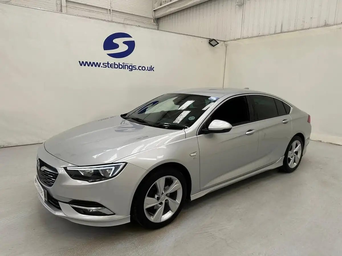 2017-vauxhall-insignia-grand-sport-15-turbo-sri-vx-line-nav-big-2