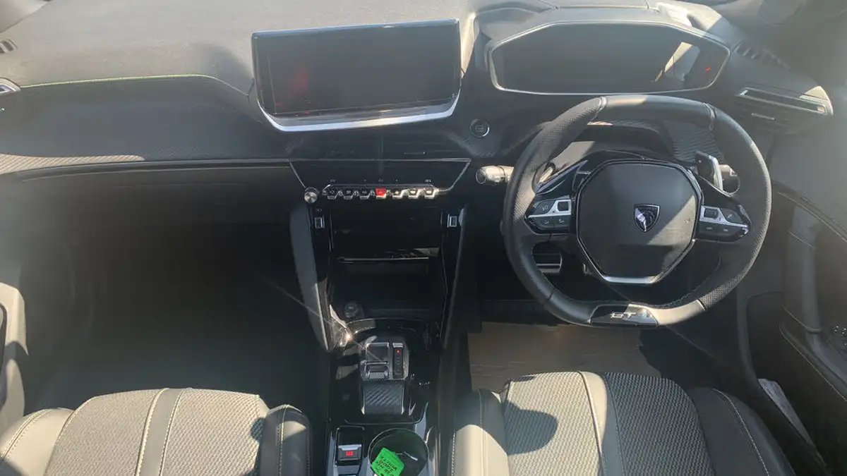 2024-peugeot-2008-suv-12-puretech-gt-136ps-hybrid-e-dsc6-big-3