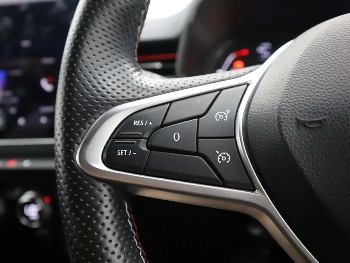 2021-renault-clio-10-tce-rs-line-90ps-big-29