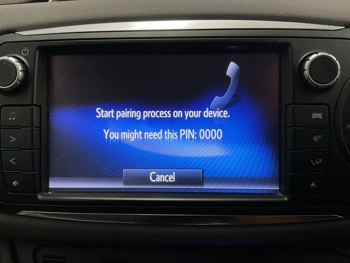 2015-toyota-yaris-15-vvt-i-sport-hybrid-big-53