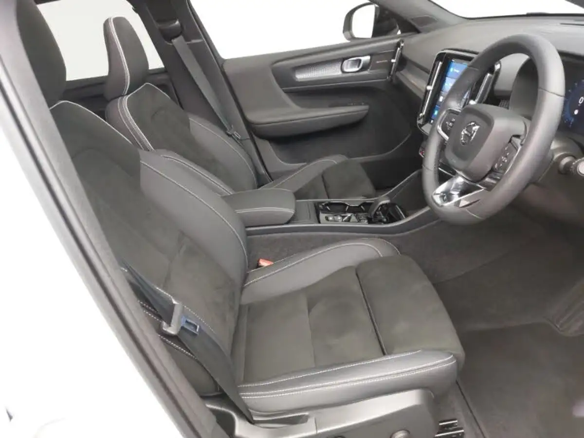 2023-volvo-xc40-20-b4-ultimate-big-5