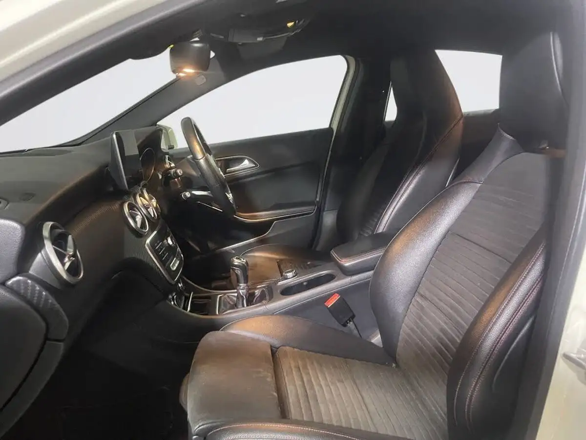 2016-mercedes-benz-a-class-16-a180-amg-line-ss-big-11